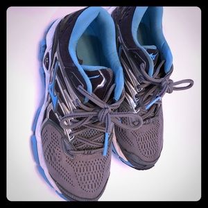 Mizuno running shoes